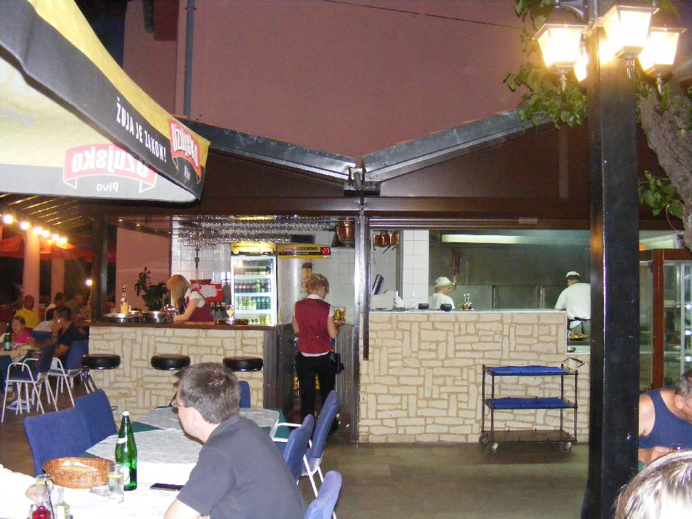 Au&szlig;enbar und Au&szlig;engrill