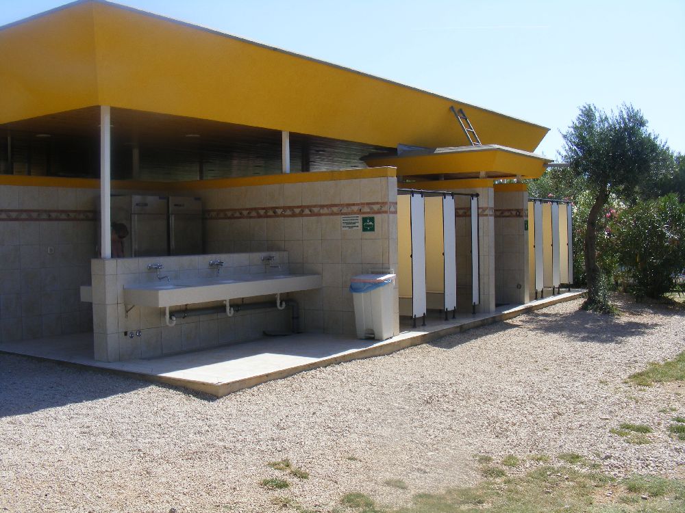 sanit&auml;re Anlage von au&szlig;en