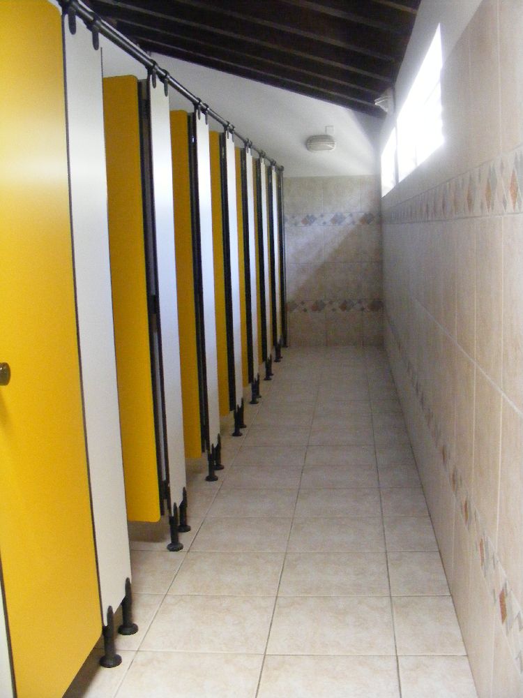 sanit&auml;re Anlage von innen - Toilettenbereich